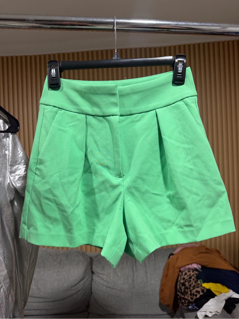 Express Women's High-Waist Pleated Green Shorts Size 0 #205